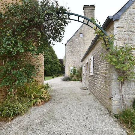 Beautiful With Courtyard In Holiday home