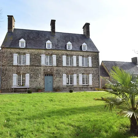 Holiday home Beautiful With Courtyard In Appeville