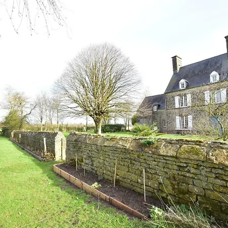 Beautiful With Courtyard In Holiday home Appeville