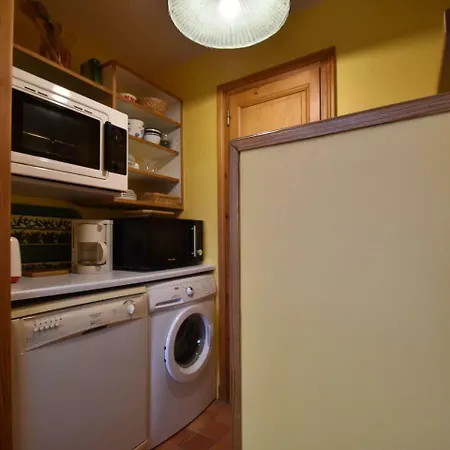 Beautiful With Courtyard In Holiday home *