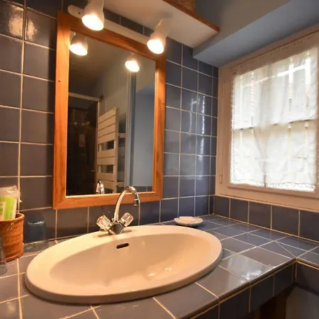 Beautiful With Courtyard In Holiday home Appeville